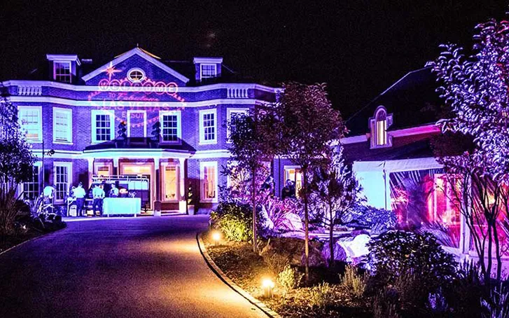 House with projectors exterior image