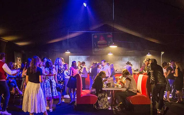 Immersive old school American dining set