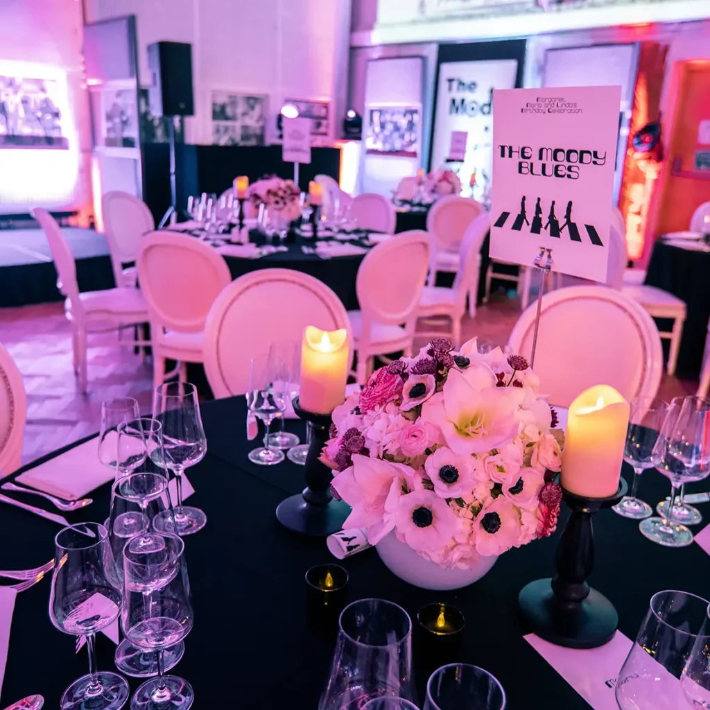 Table decor for swinging 60s