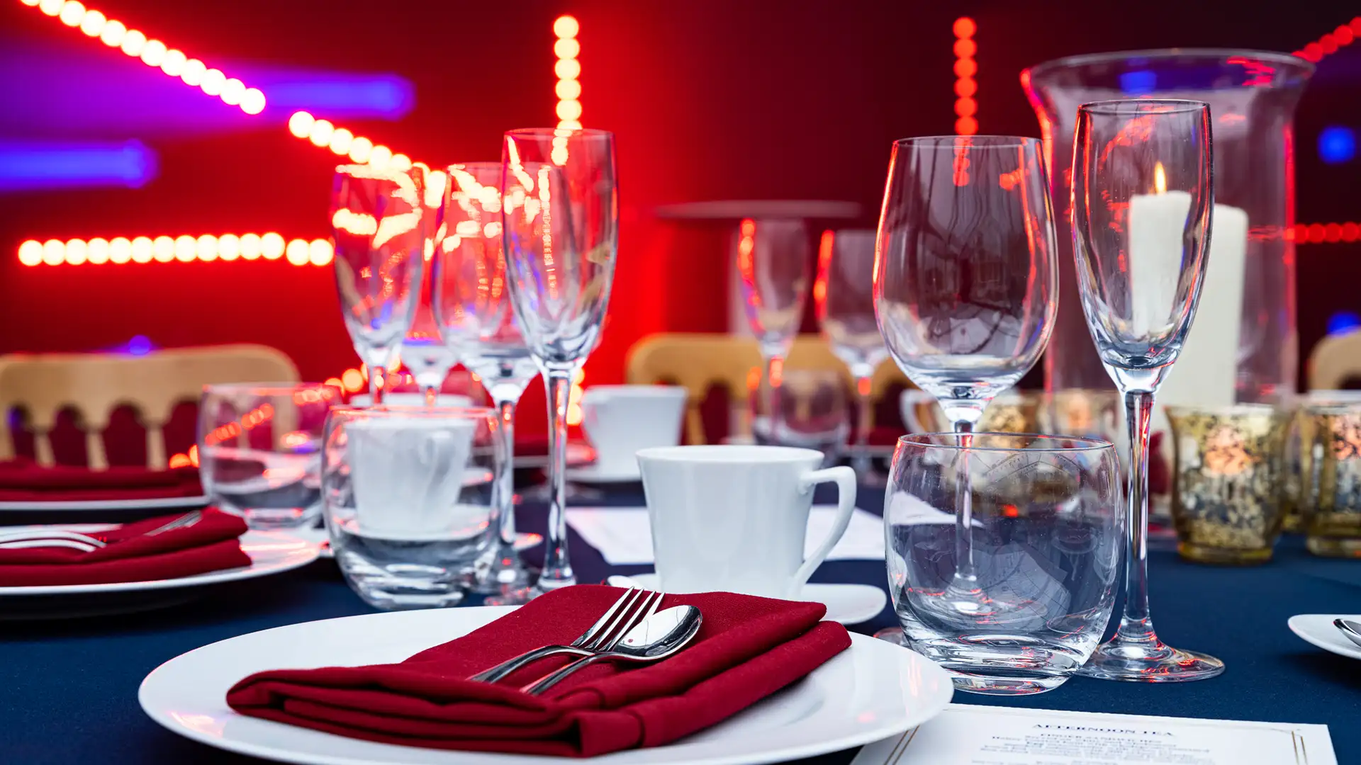 Red, white and blue table theme