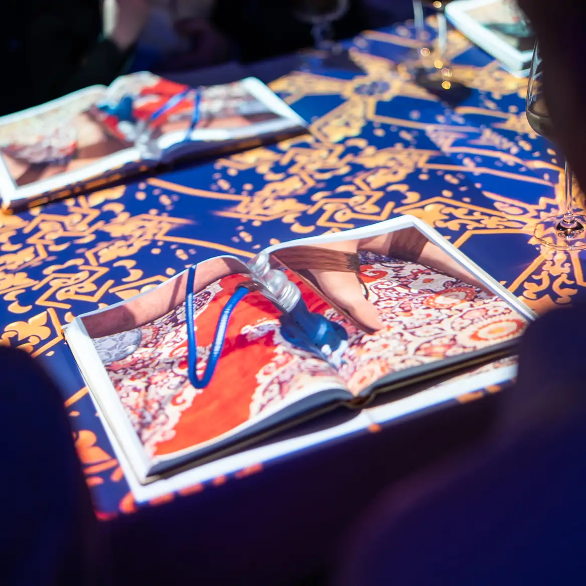 Luxury immersive dinner projection