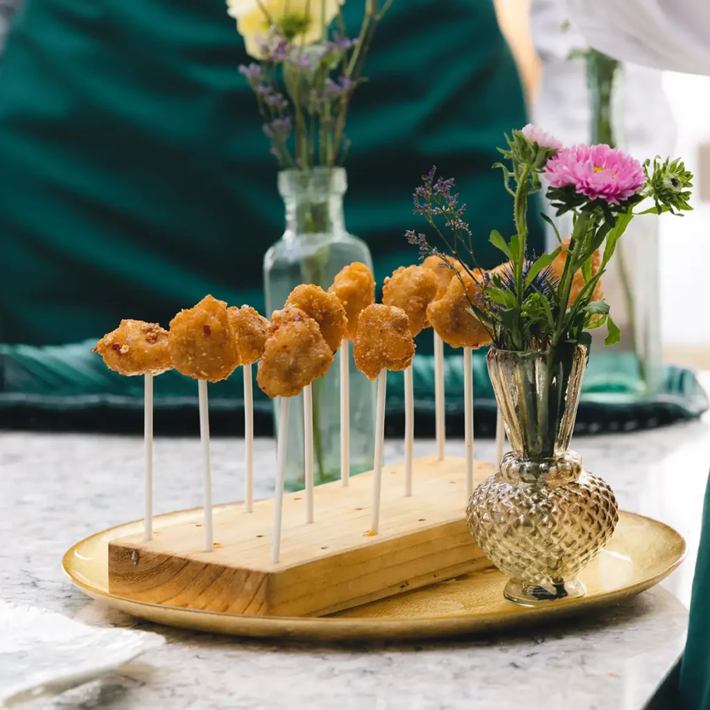 Cauliflower lollypops as wedding canopes