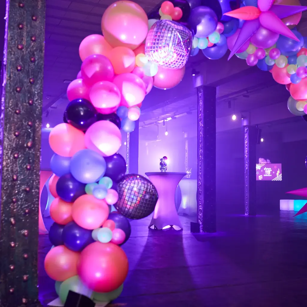 Large balloon arch decor