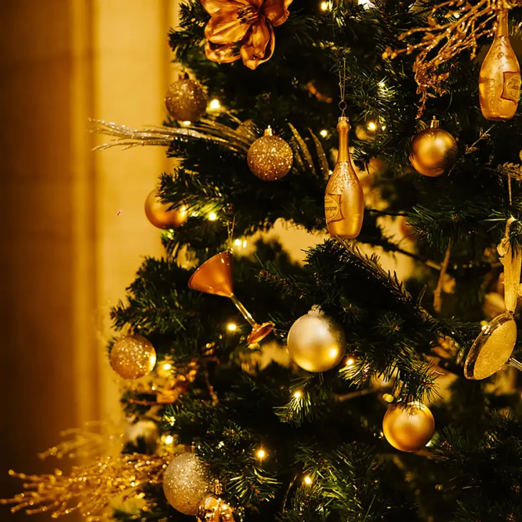 Christmas tree with gold decor for Gatsby-themed event