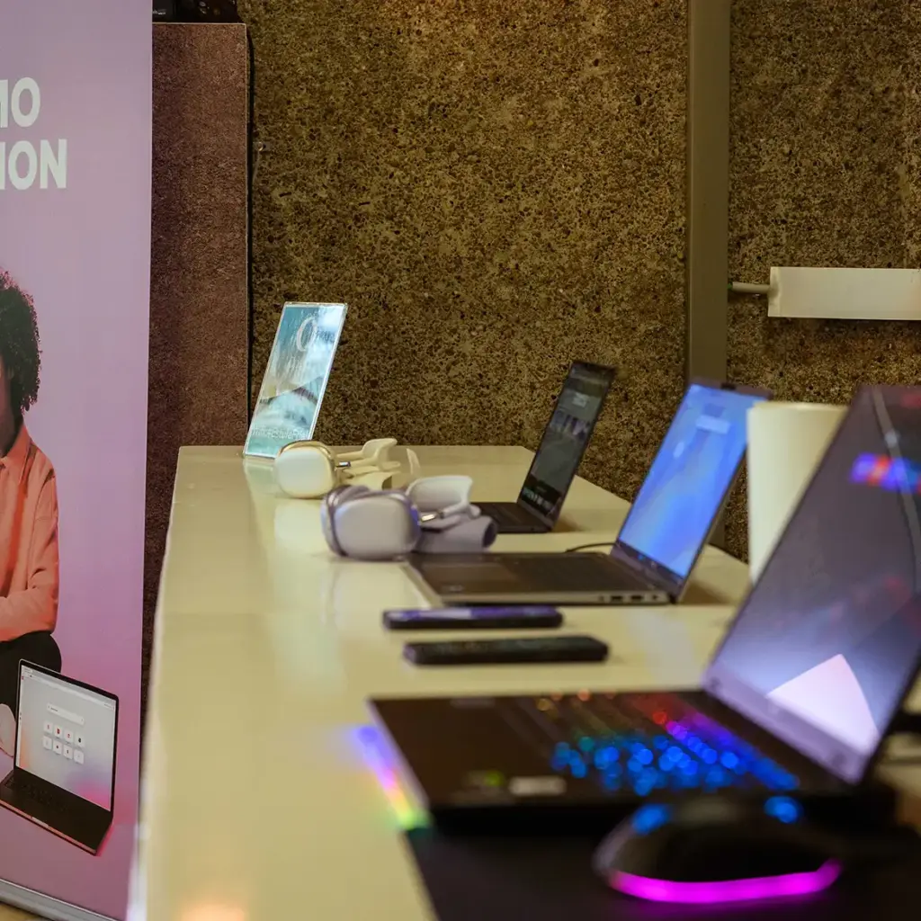 Demo station with laptops
