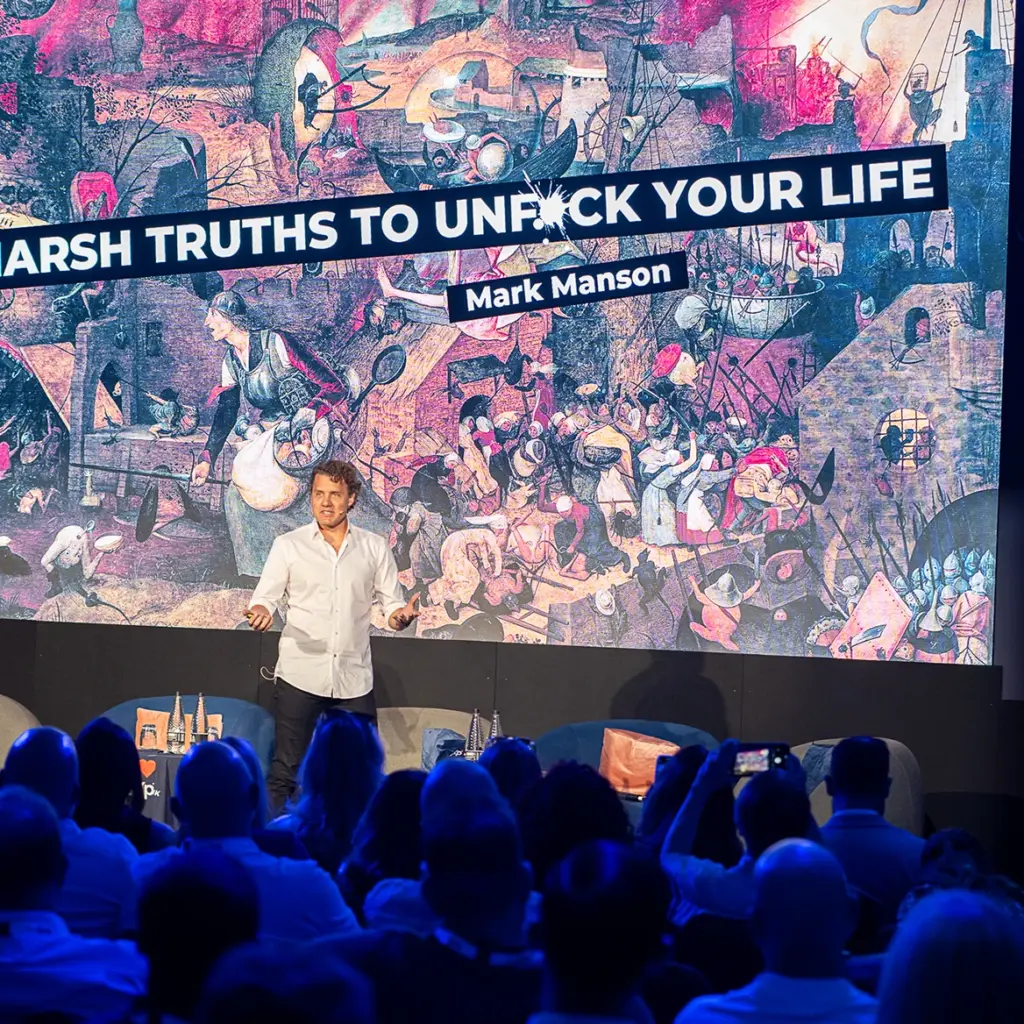 Keynote speaker Mark Mansfield on stage